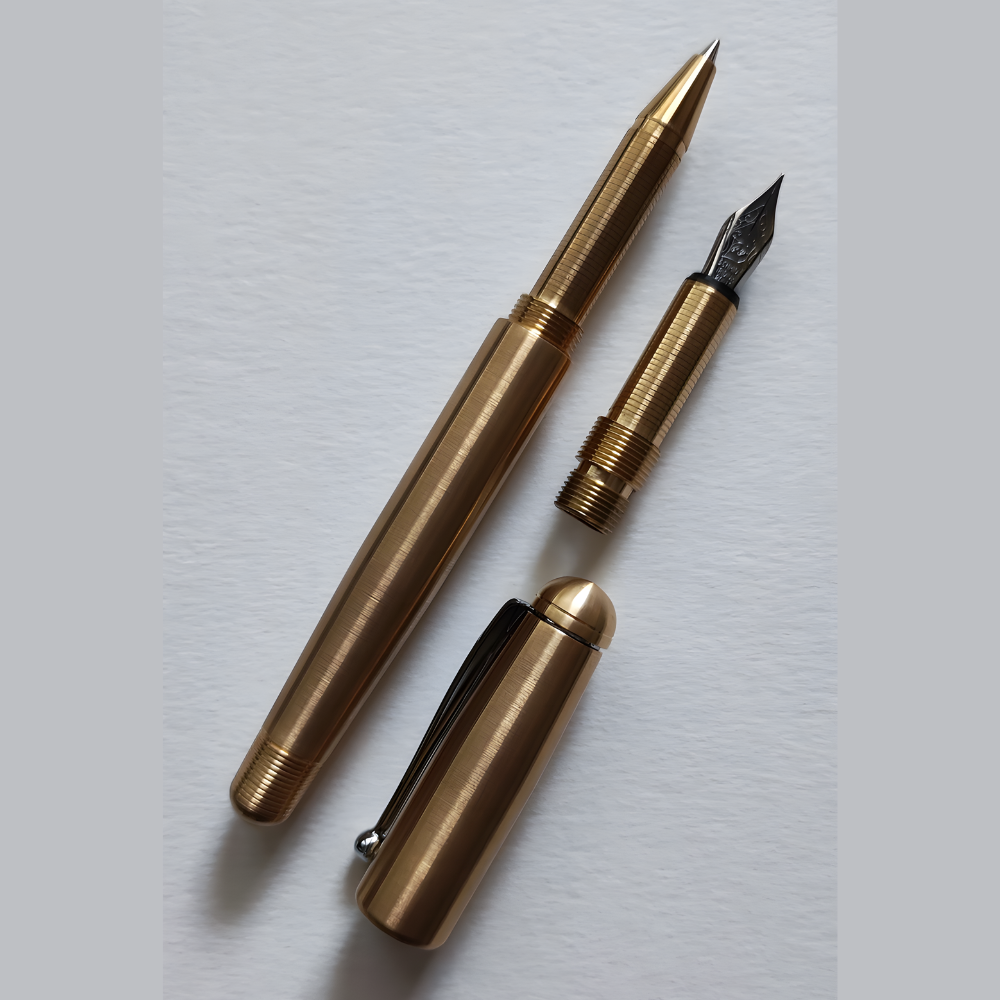 loclen classica fountain pen and roller variant option on a grey background